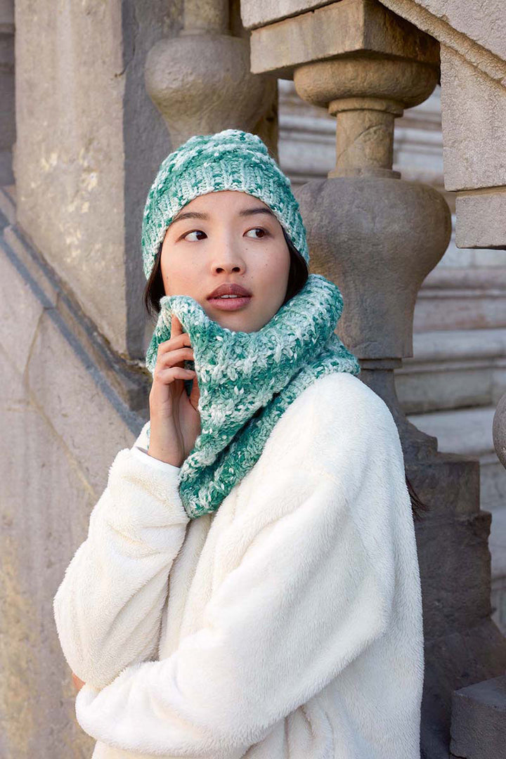 Lang Yarns Snowflake Patterns - Cowl PDF Download - Extra Image