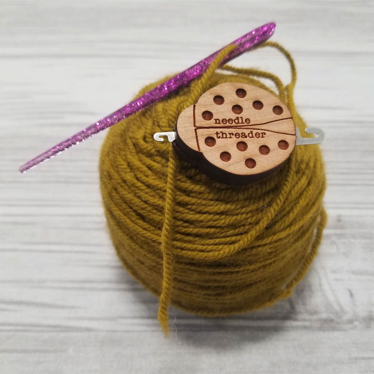Katrinkles Needle Threader - Ladybug - Extra Image