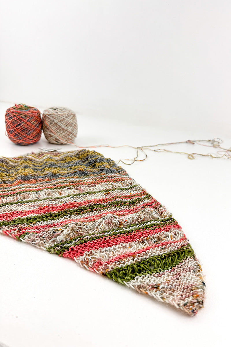 Madelinetosh & Urth Sierra Nevada Shawl Kit - Extra Image
