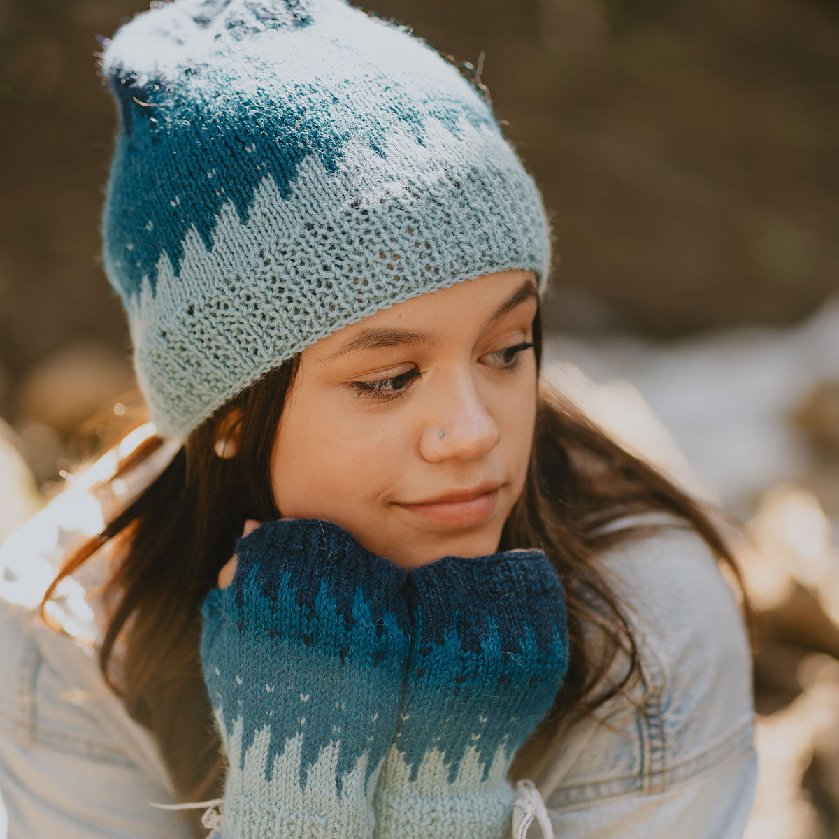 Yarn Citizen In Transition Hat and Mitts Kit - Extra Image
