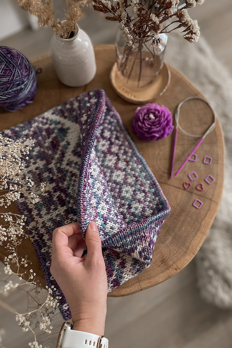 Malabrigo Starry Night Cowl Kit - Extra Image

