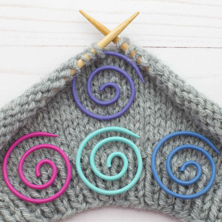 Fox & Pine Stitches Spiral Cable Needle - Pink Spiral - Extra Image