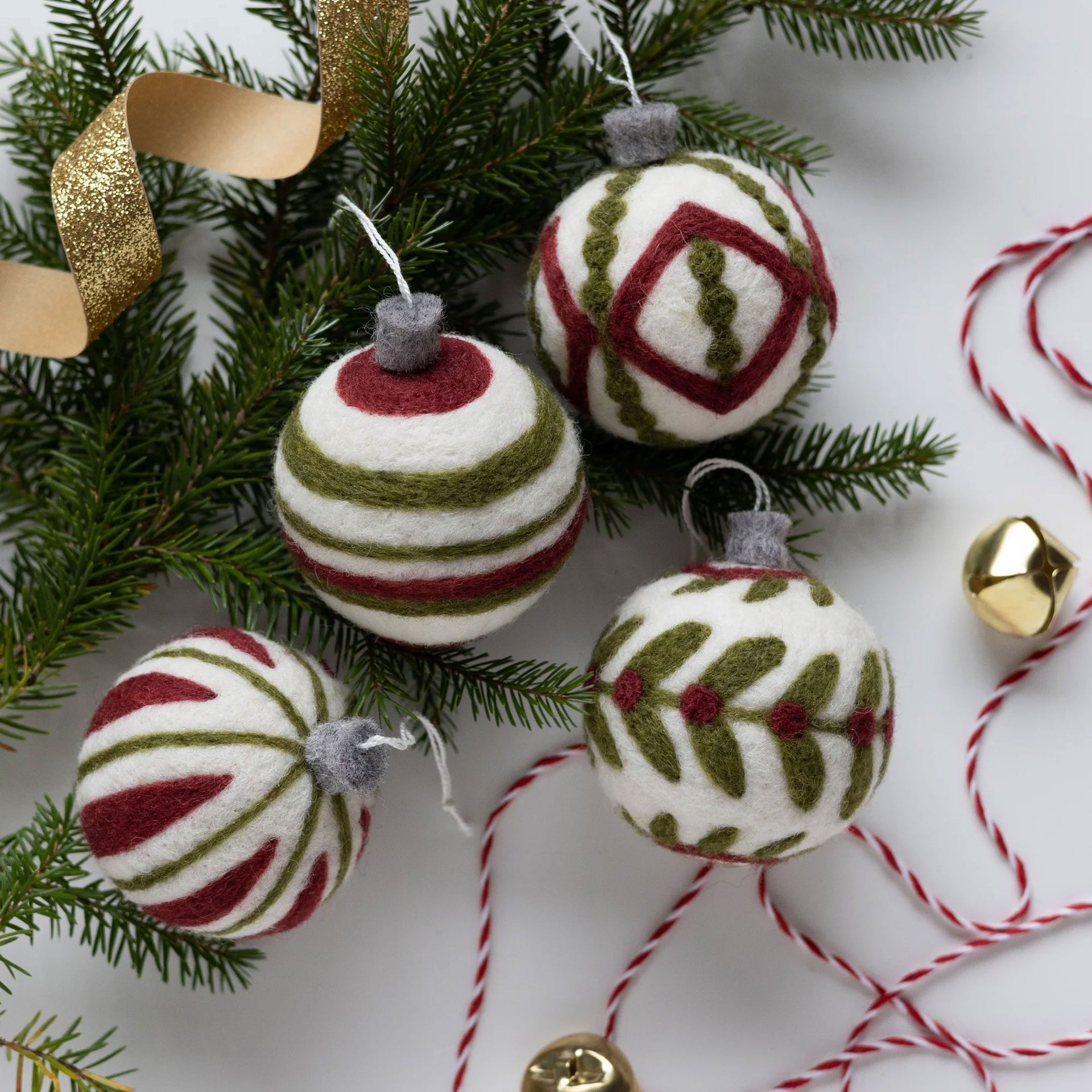 Felted Sky Sculpting With Wool Needle Felting Kits - Christmas Ornaments - Zoom Image
