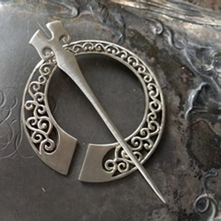JUL Shawl Pins and Sticks - Runa Penannular Brooch - Extra Image