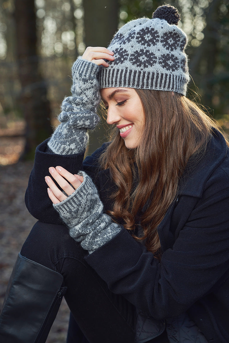 Rowan Carousel by Martin Storey PDF Patterns - Lattice Armwarmers - PDF Download - Extra Image
