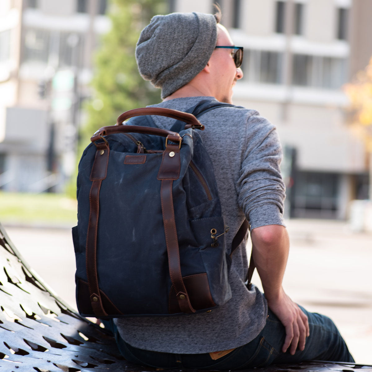 della Q Maker's Canvas Backpack - Red - Extra Image