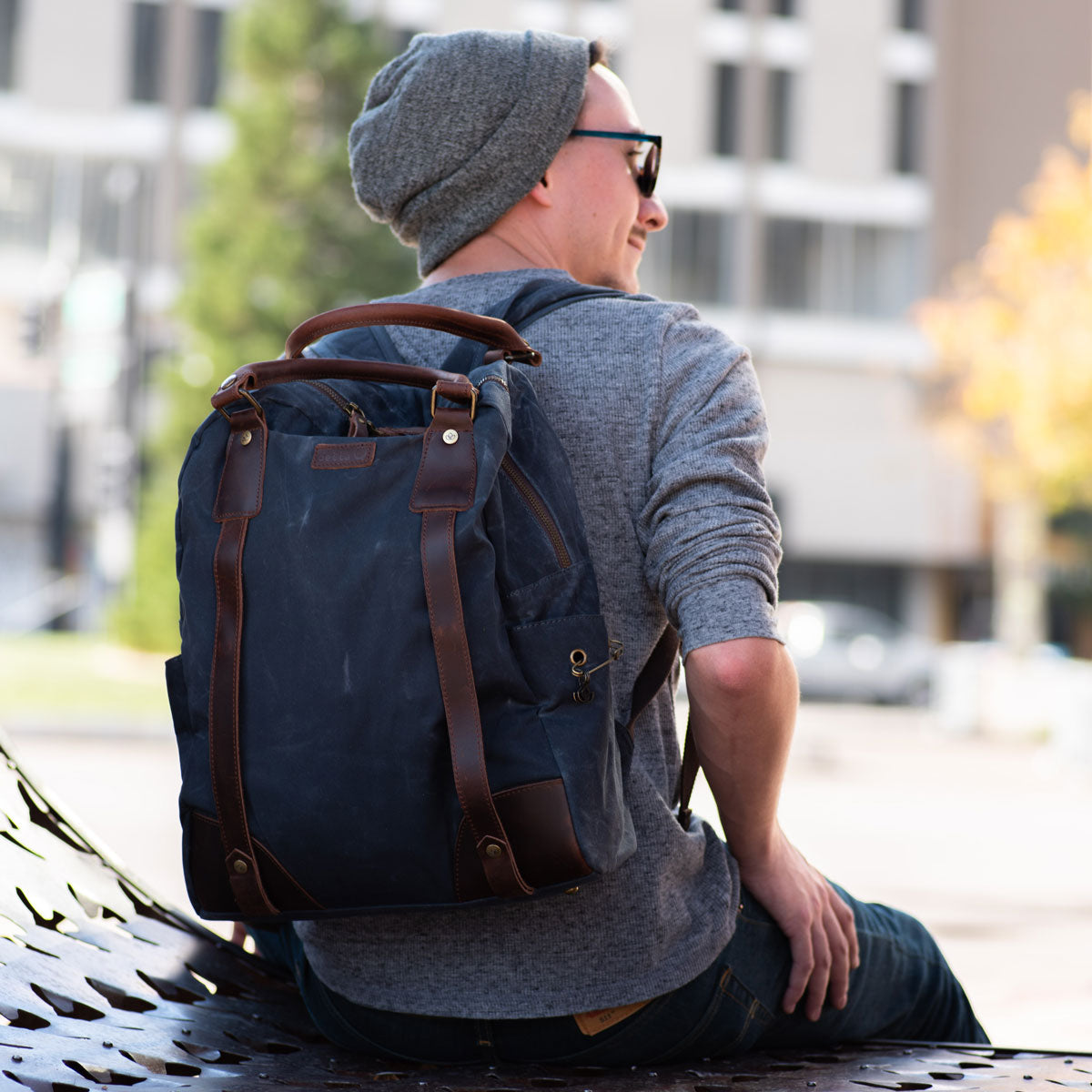 della Q Maker's Canvas Backpack - Red - Extra Image